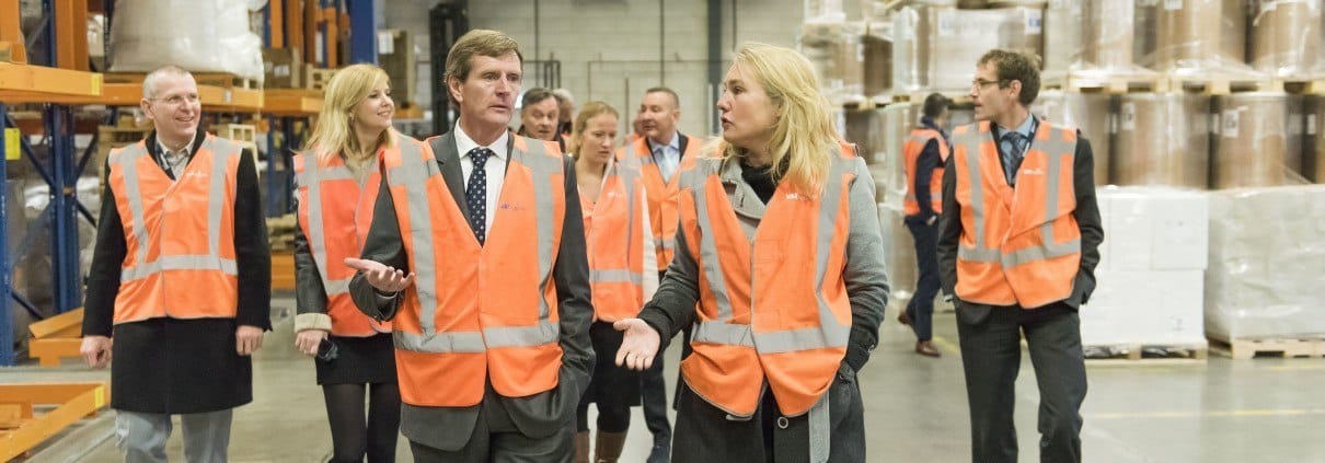 Minister Schultz op bezoek bij Neele-Vat Logistics
